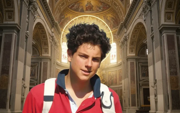 Carlo Acutis que foi declarado Santo e passou pelas quatro etapas da canonização na Igreja Católica: Servo de Deus, Venerável, Beato e Santo.